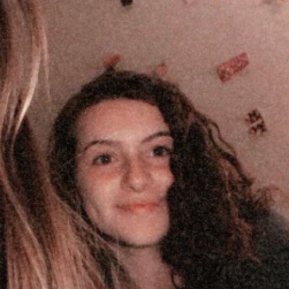 Meet your Posher, Ava - Picture 1 of 1